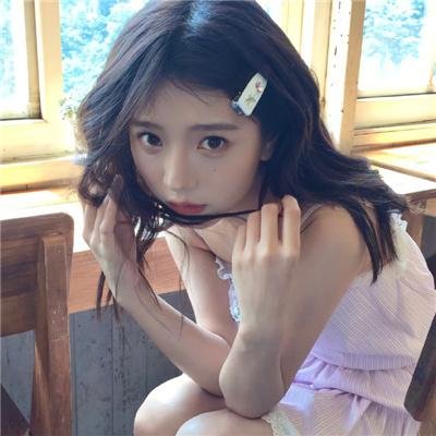 模仿女孩